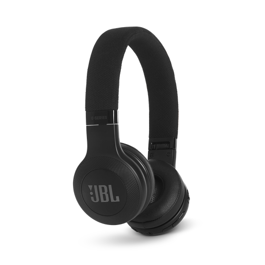JBL E45BT - Black - Wireless on-ear headphones - Detailshot 2