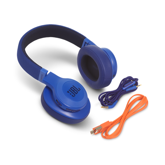 JBL E55BT - Blue - Wireless over-ear headphones - Detailshot 5