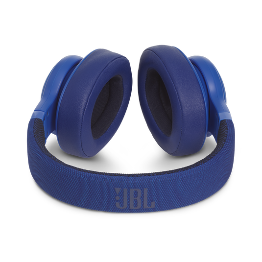 JBL E55BT - Blue - Wireless over-ear headphones - Detailshot 3 image number null