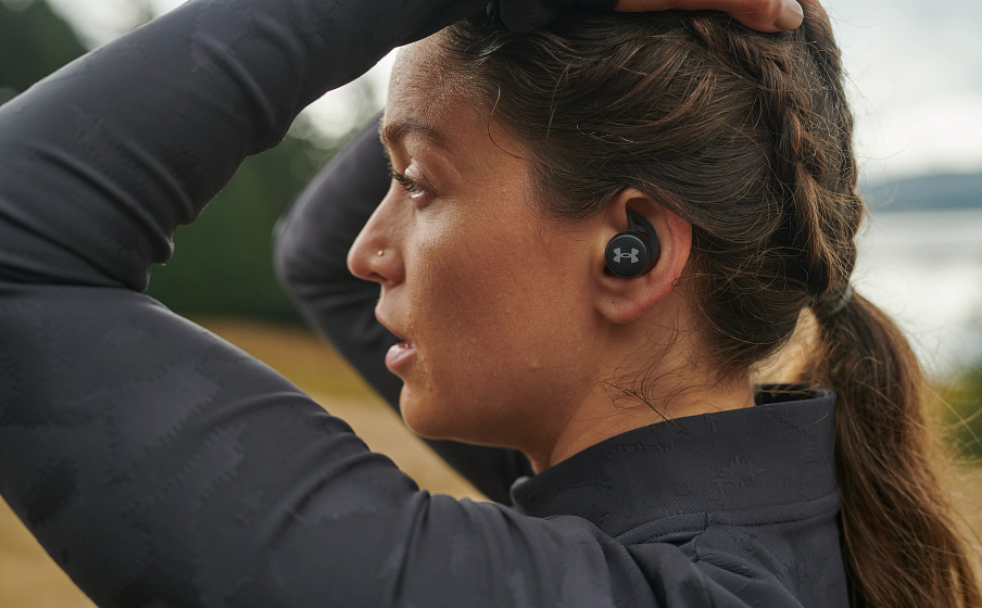 UA True Wireless Streak スポーツに最適な軽量コンパクト設計の完全ワイヤレスイヤホン - Image