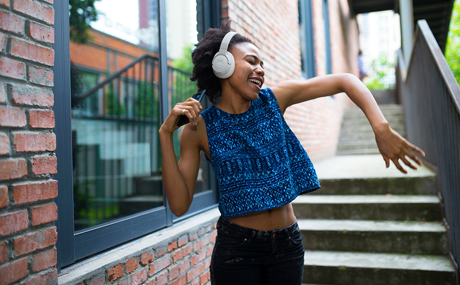 JBL Tune 770NC | ワイヤレスハイブリッドノイズキャンセリング