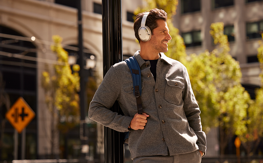 JBL Tour One M2 ワイヤレスヘッドホン 1度の試着のみ ワイヤレスオーバーイヤーヘッドホン『JBL TOUR ONE M2』新発売