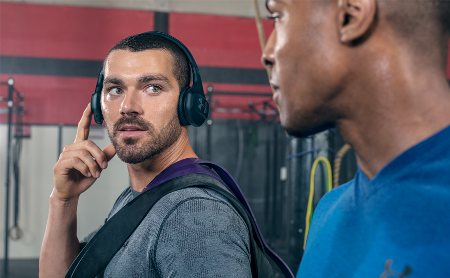 UA Sport Wireless Train – Engineered by JBL 多機能型TalkThru（トークスルー）ボタン - Image