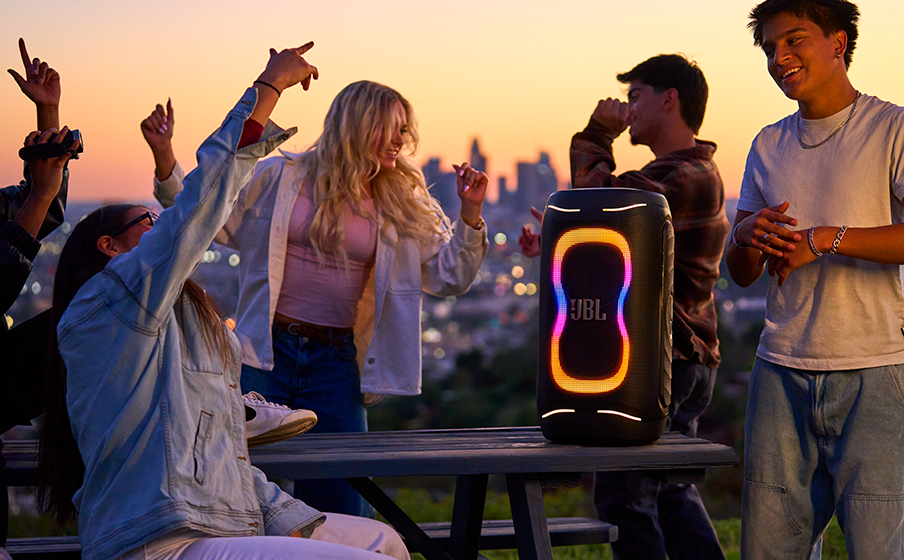 JBL PartyBox 130 | 比類のないJBLサウンド、ダイナミックなライト