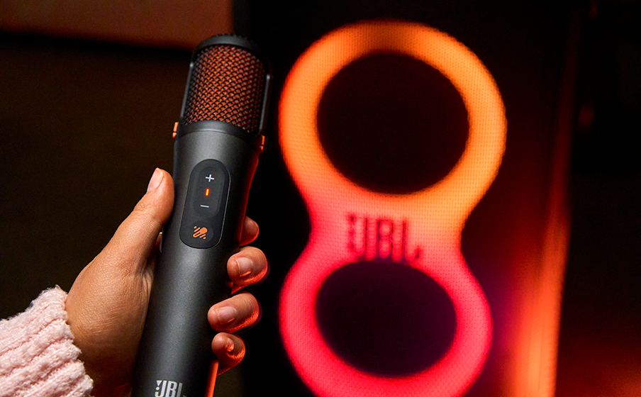 JBL EasySing Mics | リアルタイムのボーカルリムーバル機能を備えたAI