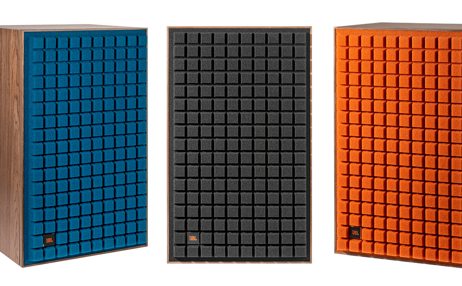 L100 Classic MkII 好評のL-Classicシリーズ 共通のウォールナット天然木突板仕上げと、3色のQuadrexフォームグリル - Image