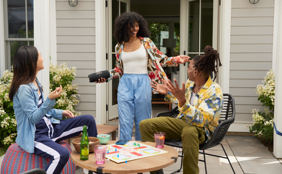 JBL Charge 5 Wi-Fi 20時間のバッテリーライフとポータビリティ - Image