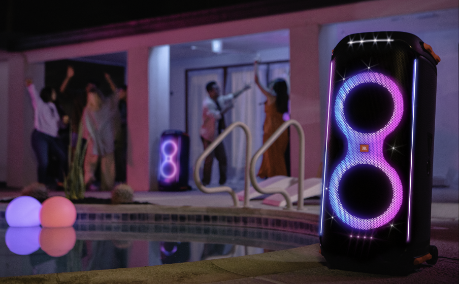 JBL Partybox 710 | 800W のパワフルサウンドとライティング機能