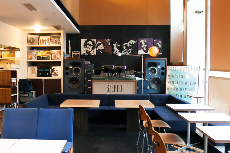 JBLが聴ける店・STEREO COFFEE04