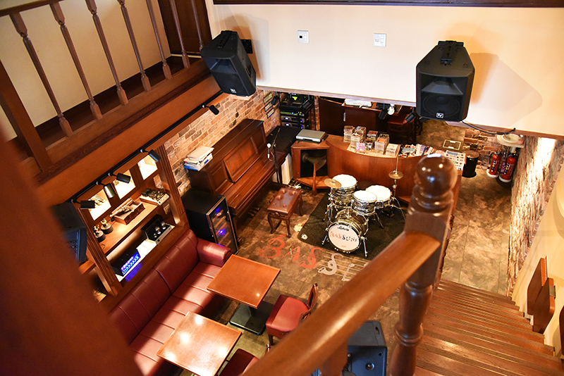 JBLが聴ける店・名古屋・中村区 Jazz & Cafe BASSLINE 03