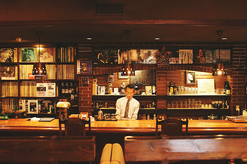 JBLが聴ける店・JAZZ＆自家焙煎珈琲 パラゴン12