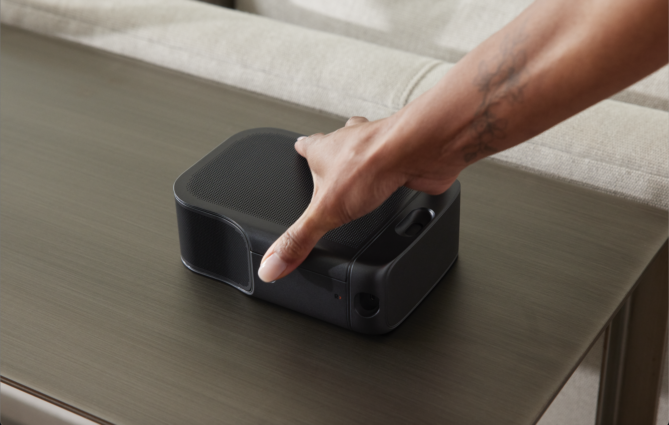 完全ワイヤレスサラウンドシステム BAR 1000 JBL