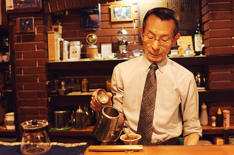 JBLが聴ける店・JAZZ＆自家焙煎珈琲 パラゴン11