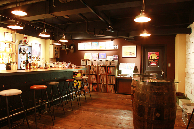 JBLが聴ける店・大阪・豊中・BAR FUN2 02