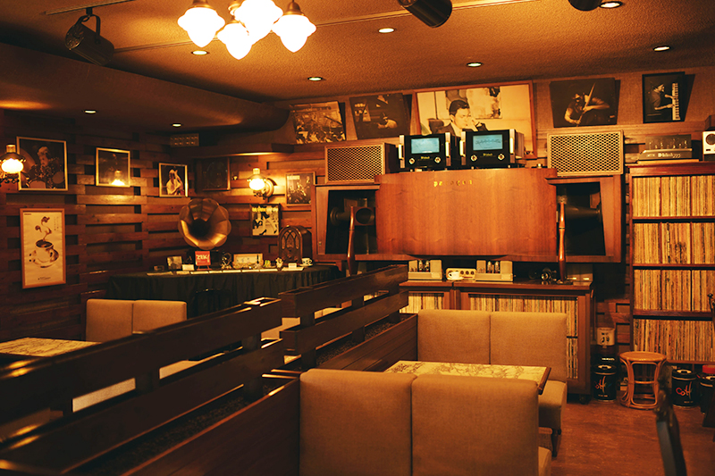 JBLが聴ける店・JAZZ＆自家焙煎珈琲 パラゴン09