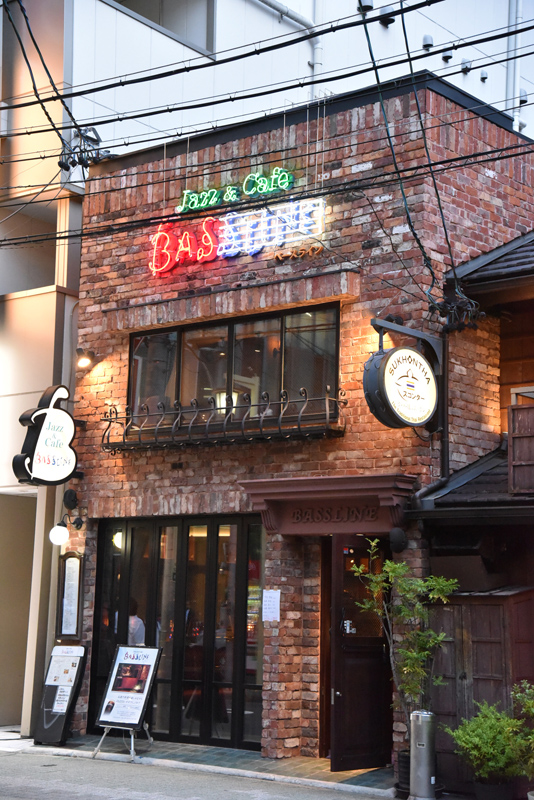 JBLが聴ける店・名古屋・中村区 Jazz & Cafe BASSLINE 01