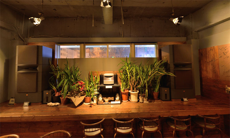 JBLが聴ける店・img03