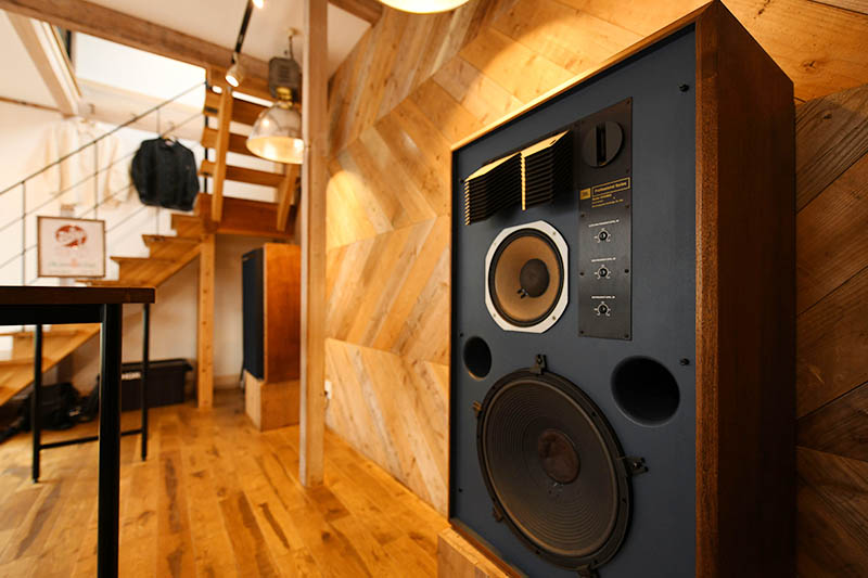 JBLが聴ける店・STEREO COFFEE02