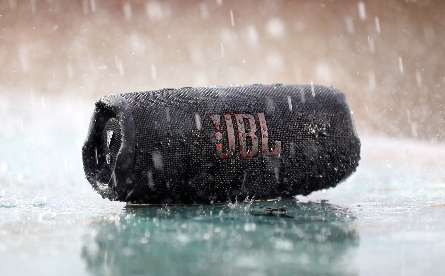 JBL Charge 5 | モバイルバッテリー機能付きポータブル防水スピーカー JBL Charge 5 | モバイルバッテリー機能付きポータブル防水スピーカー