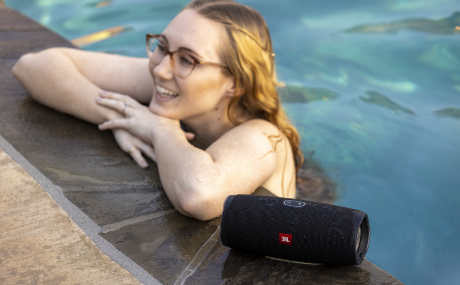 JBL Charge 4 | ポータブルBluetoothスピーカー