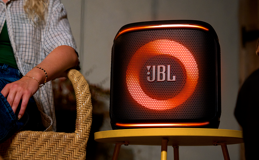 JBL PartyBox Encore 2台 マイク2本 上位機種 新品同様 JBL、ワイヤレスマイク付属の小型パーティースピーカー