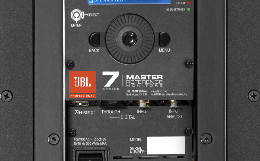 250W + 250Wデュアルアンプシステムを内蔵